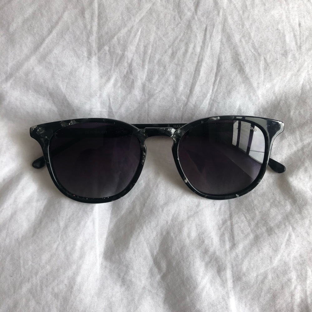 KOMONO The Beaumont Black Marble Sunglasses